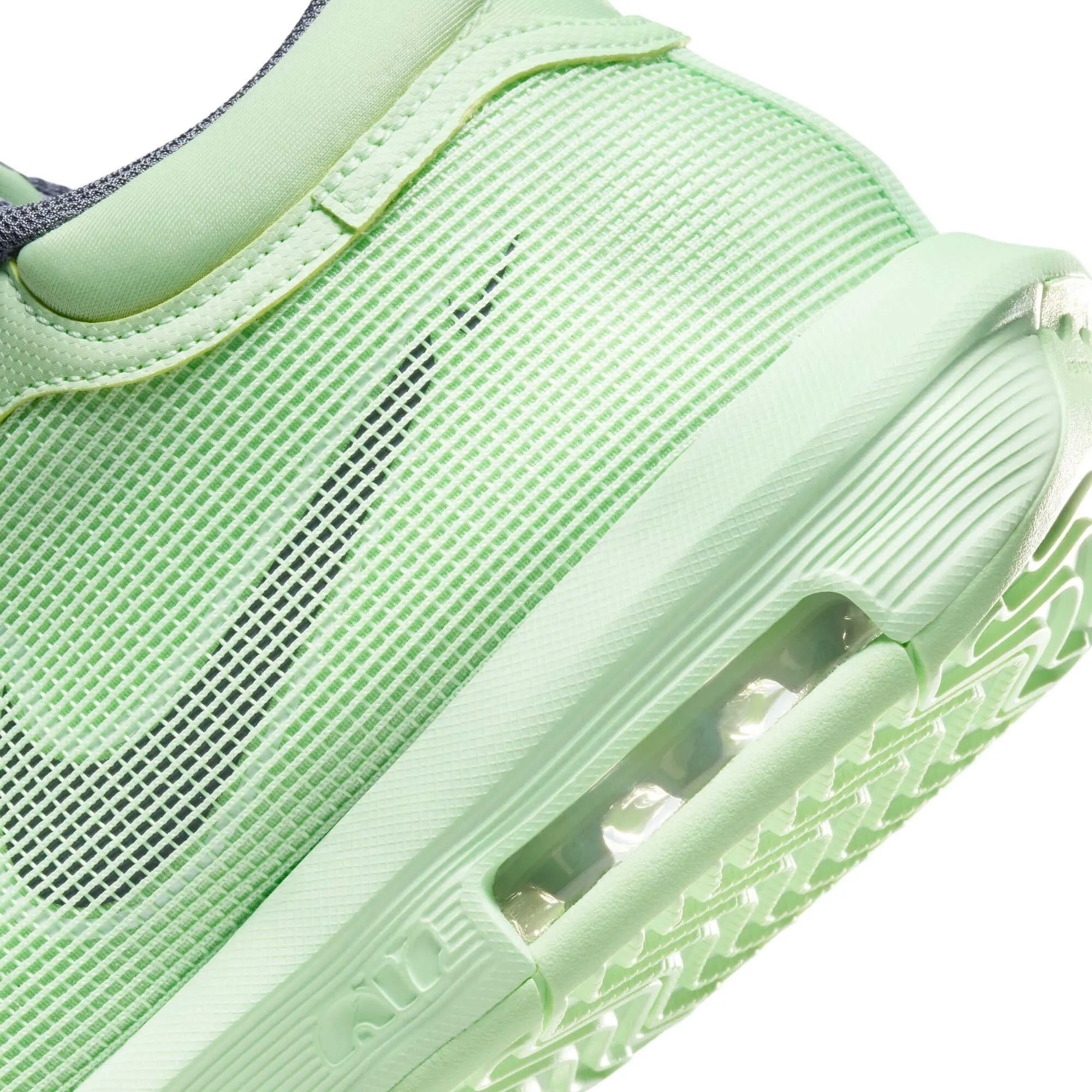 Lebron Witness 8 Men's Basketball Shoes