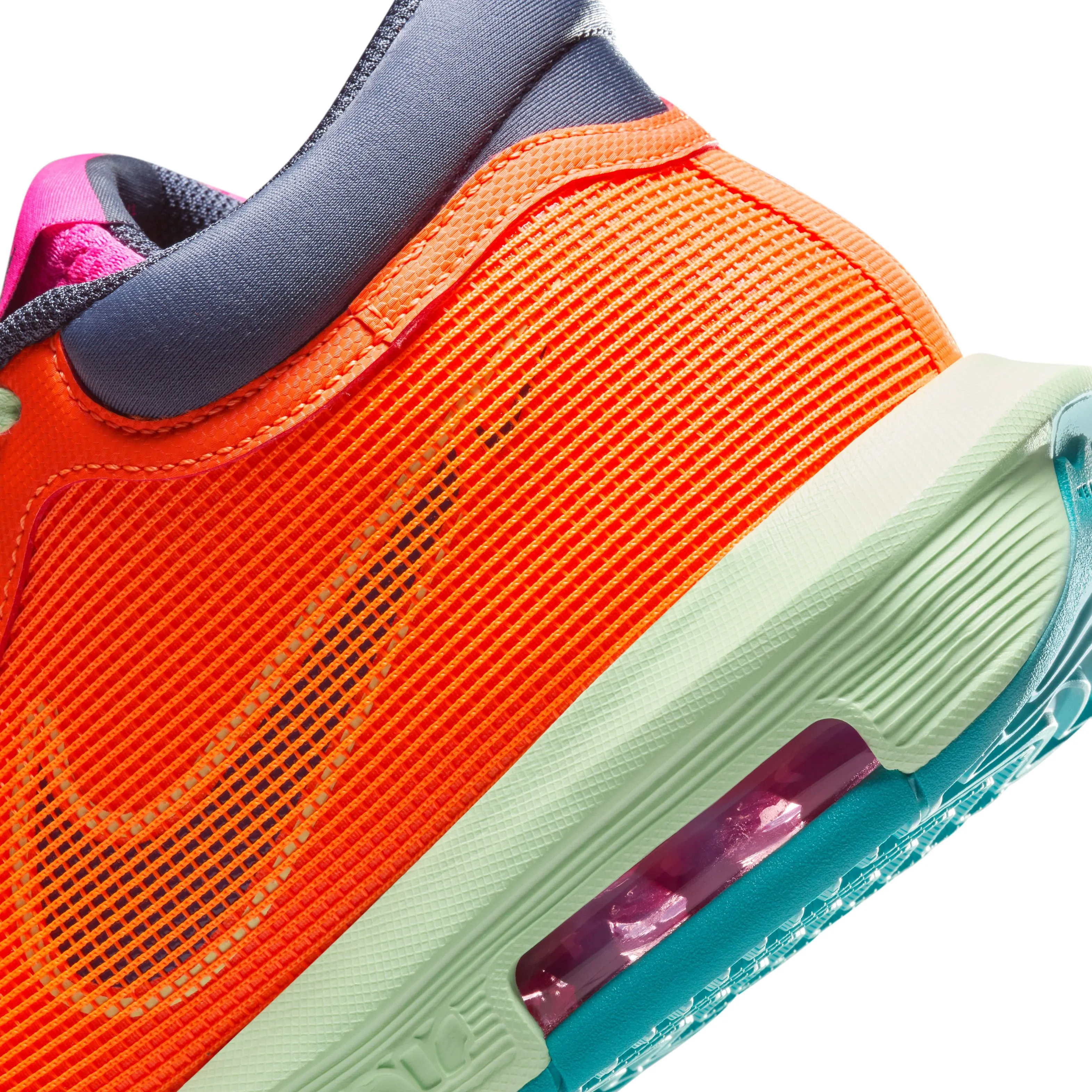 LeBron Witness 8 Men's Basketball Shoes