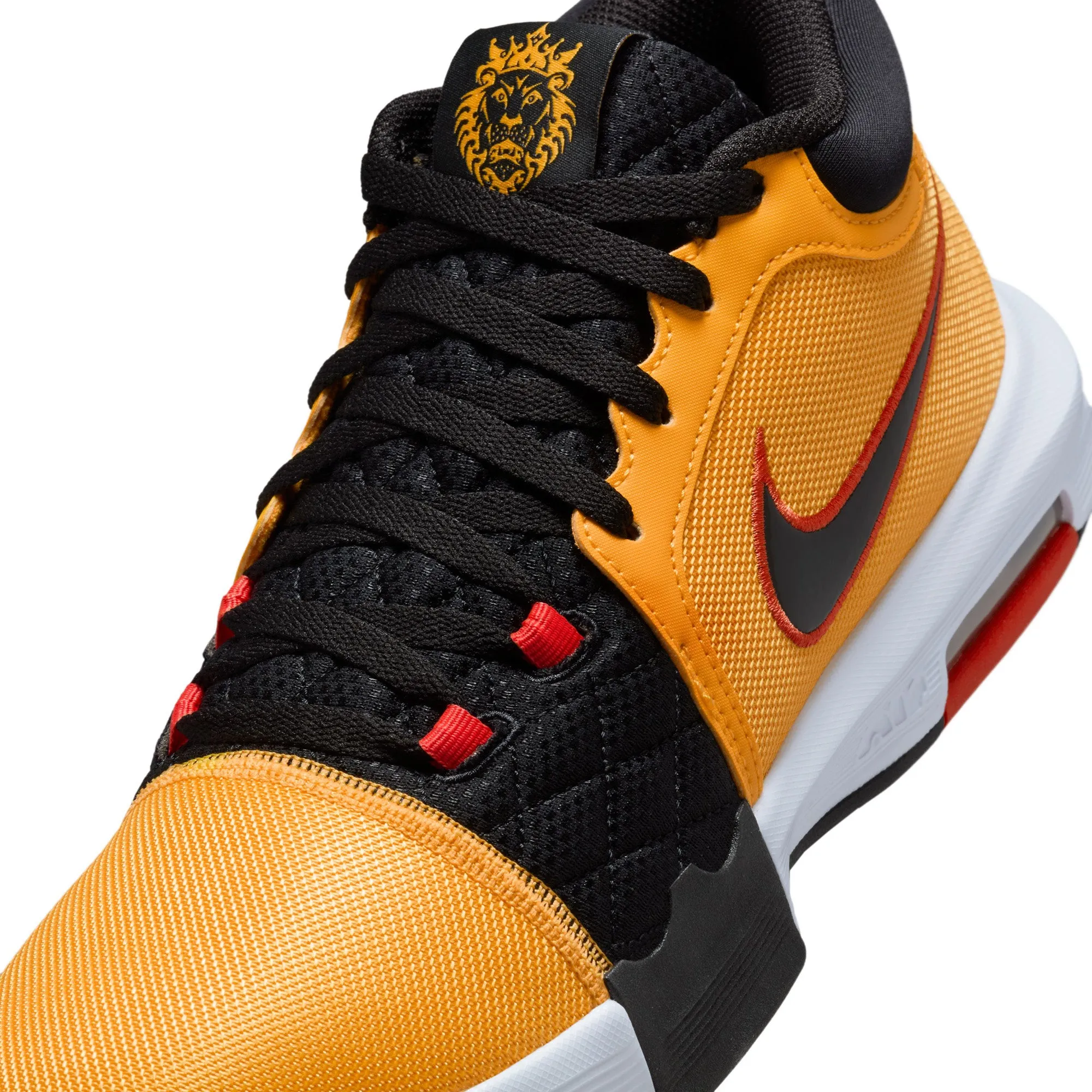 Lebron Witness VIII Basketball Shoes