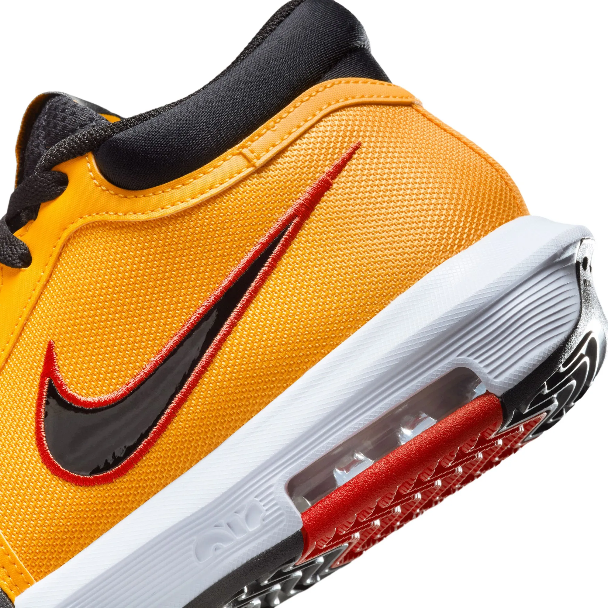 Lebron Witness VIII Basketball Shoes
