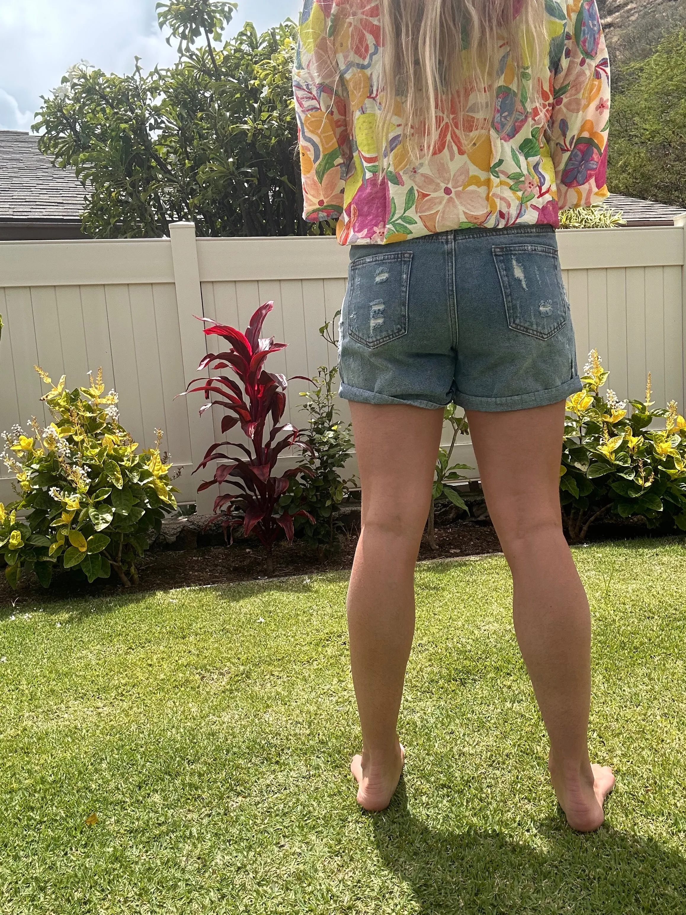 Mid-Rise Boyfriend denim short