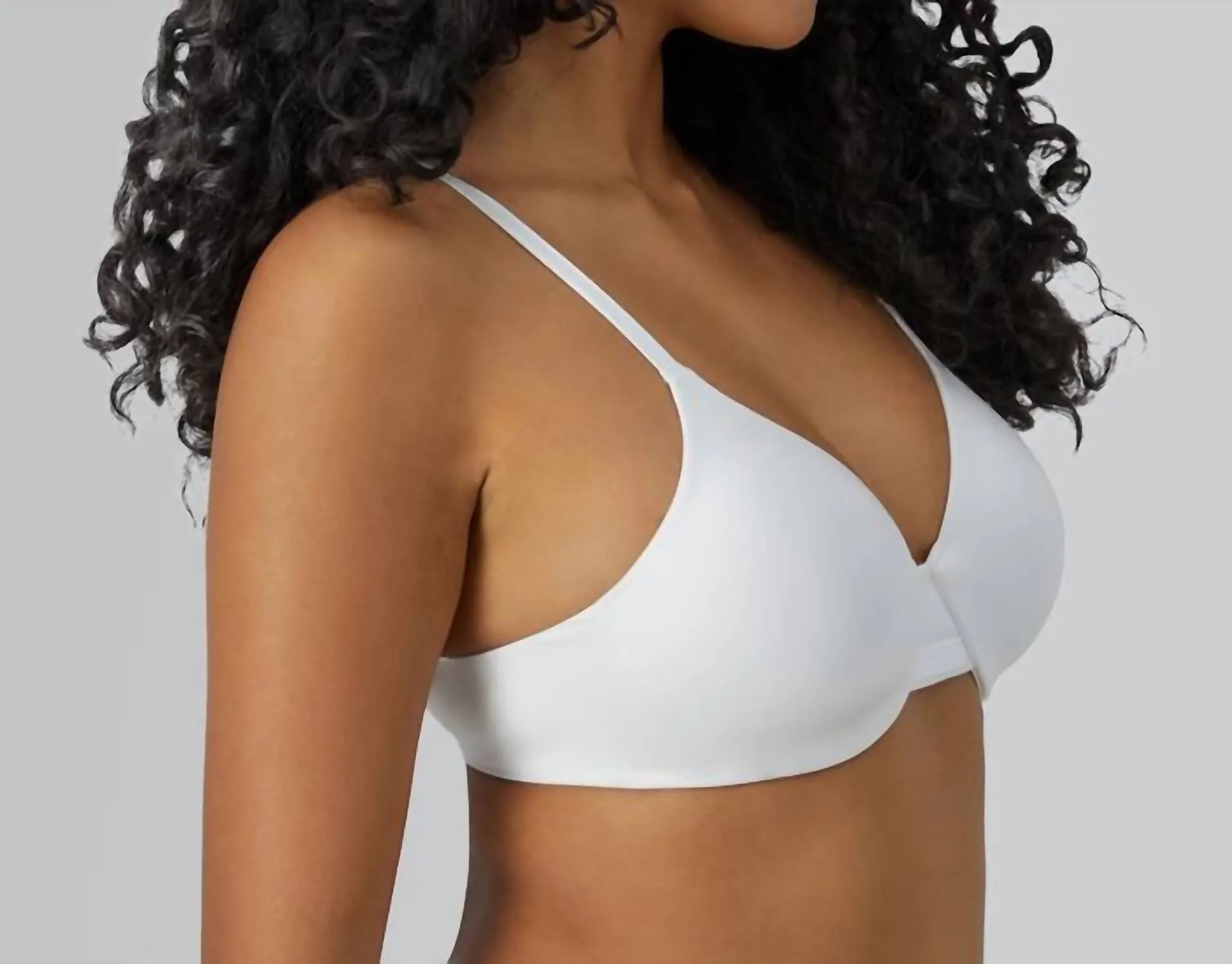 One Smooth U Concealing And Shaping Underwire Bra In White