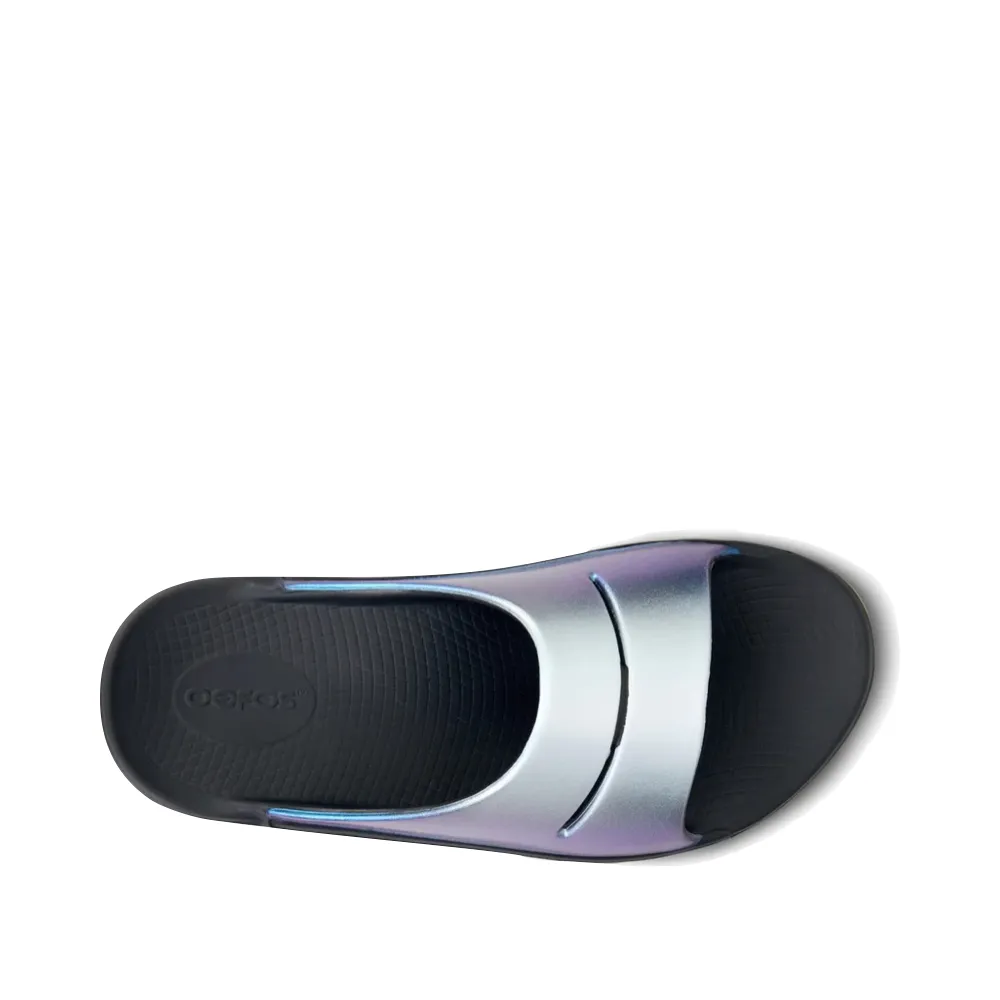 OOfos OOahh Luxe Slide Sandal in Frost