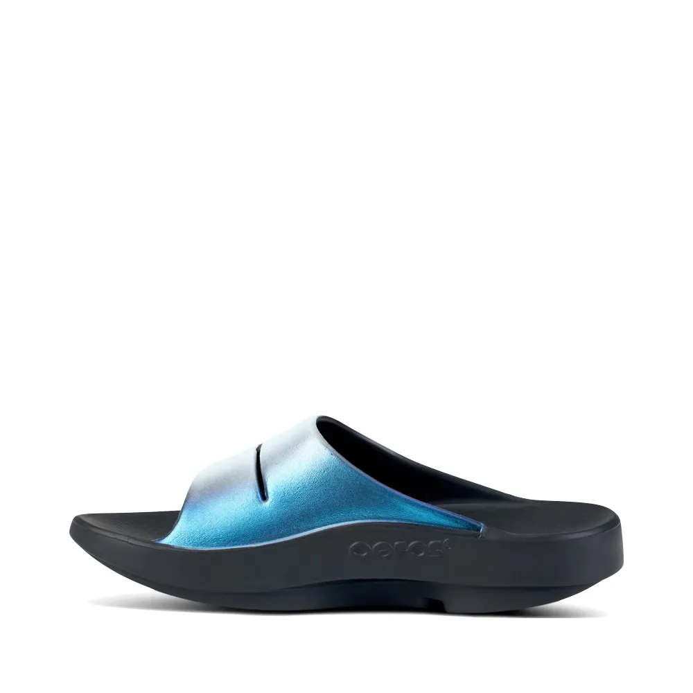 OOfos OOahh Luxe Slide Sandal in Frost