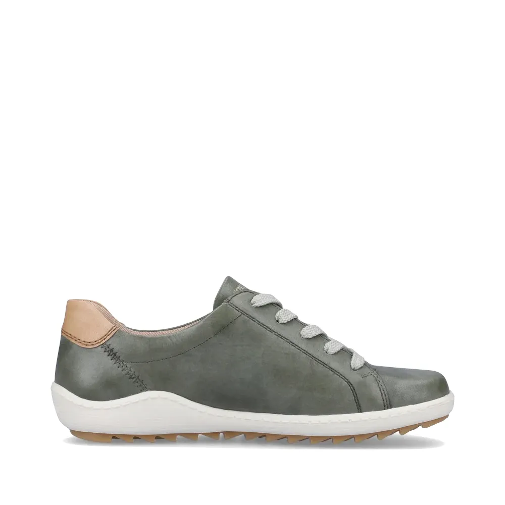 Remote Women's Liv 32 Lace Sneaker in Mint