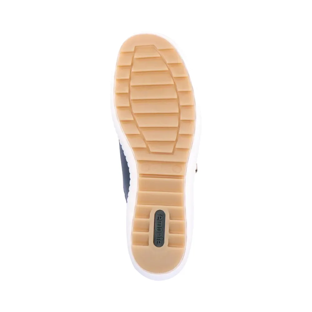 Remote Women's Liv 32 Lace Sneaker in Pazific Navy