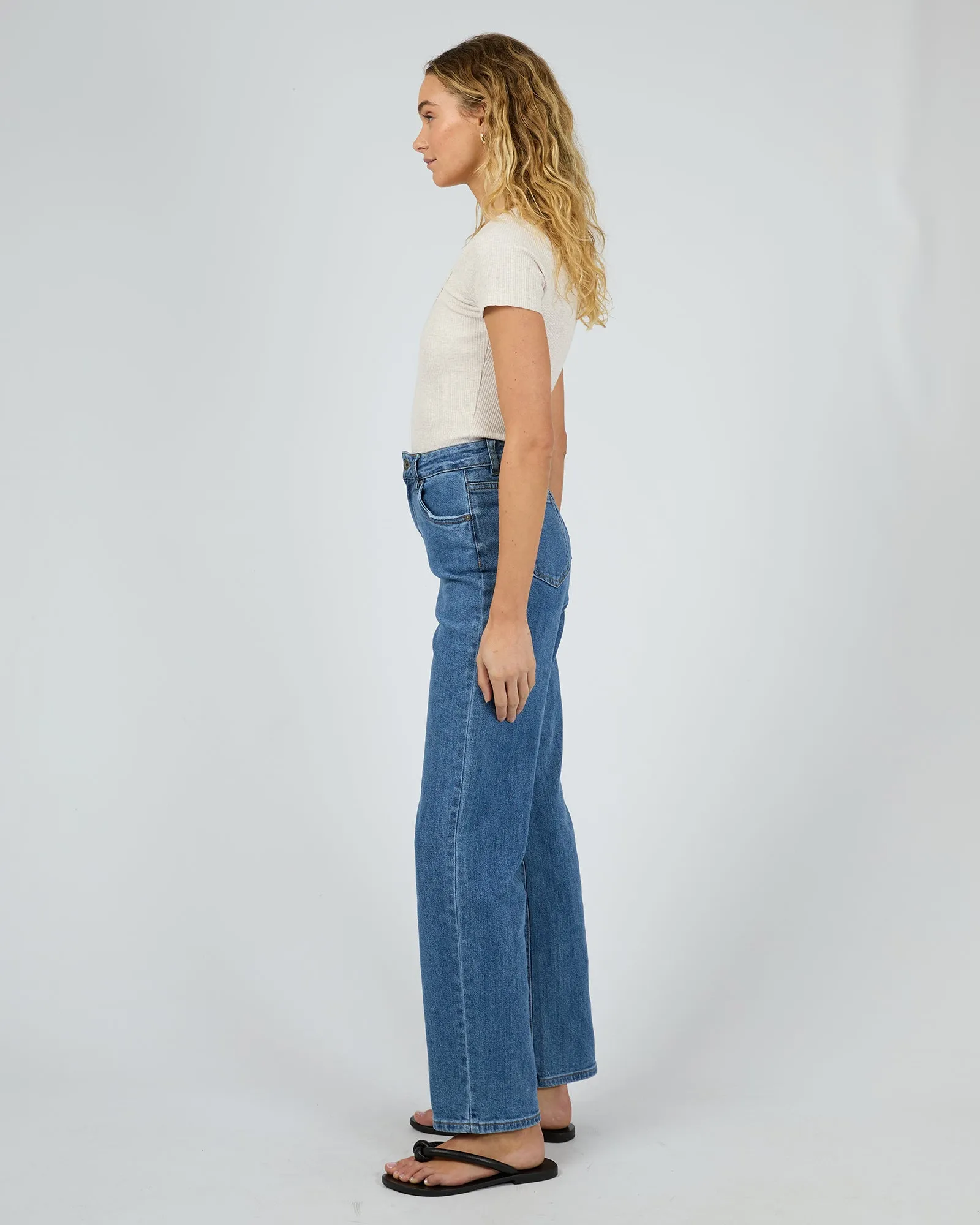 Silent Theory Mia Tee Oatmeal