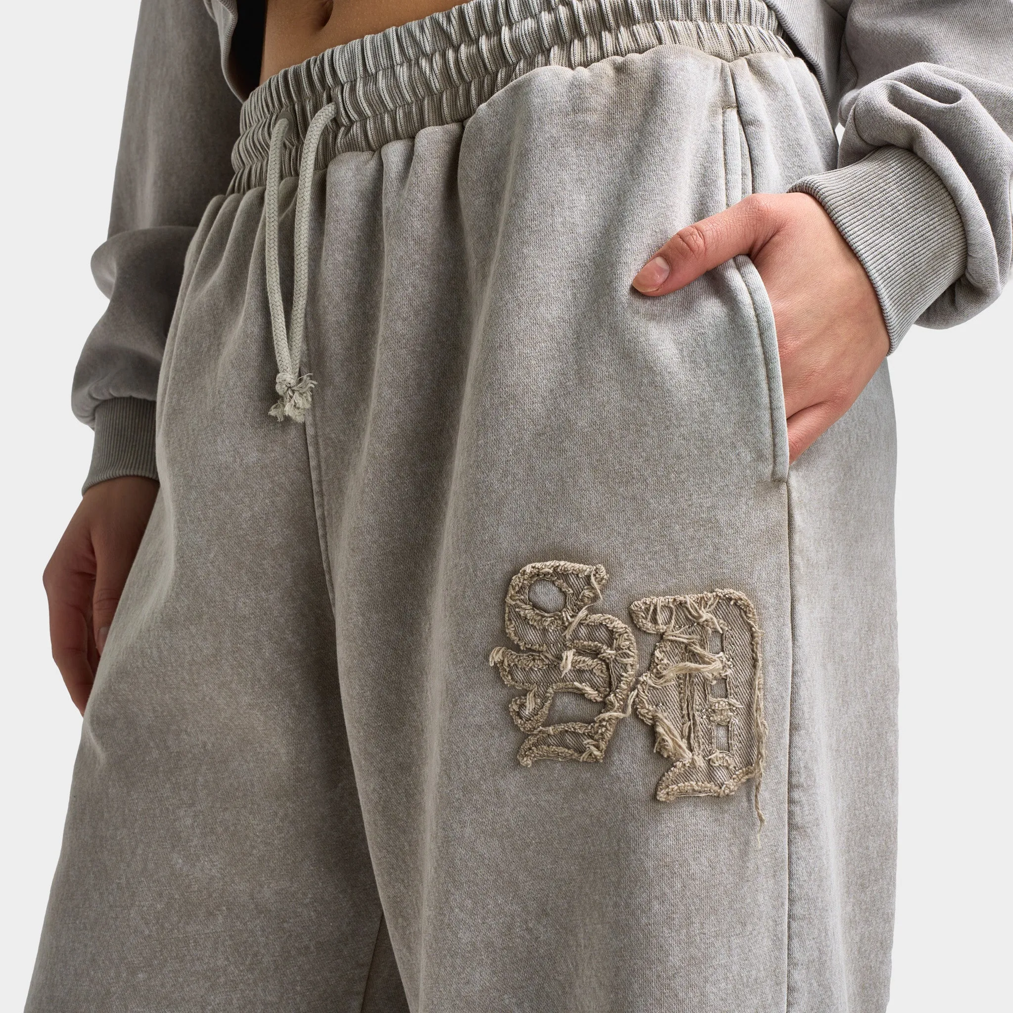 Supply & Demand Supply & Demand Women's Bleek Wide Leg Joggers / Beige Acid Wash