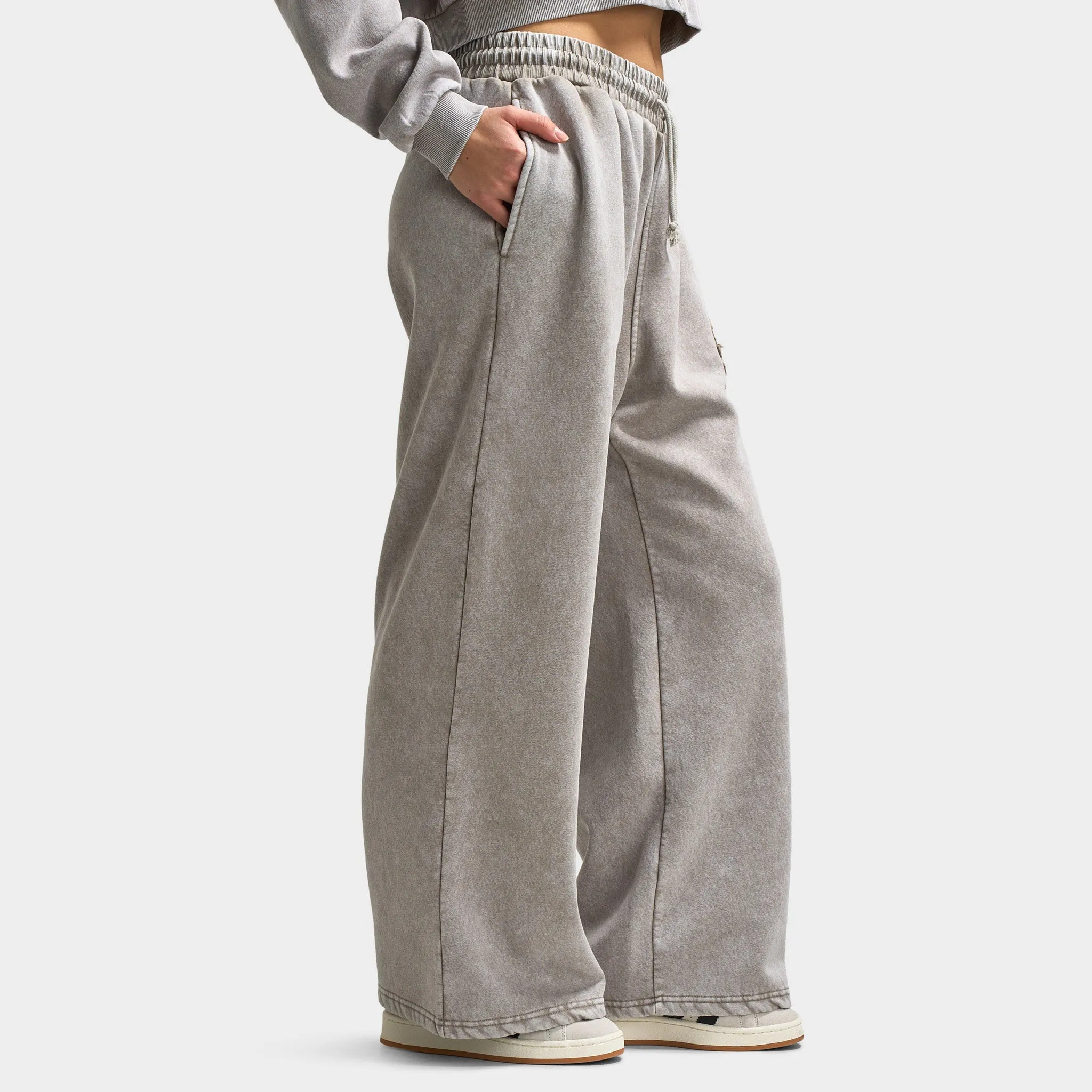 Supply & Demand Supply & Demand Women's Bleek Wide Leg Joggers / Beige Acid Wash